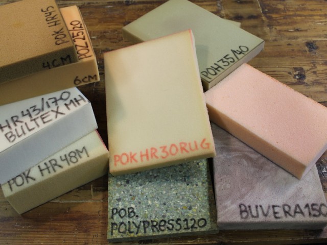 stoffeermaterialen_03.jpg Diverse kwaliteiten polyether en koudschuim in allerlei diktes voor u op maat gemaakt.